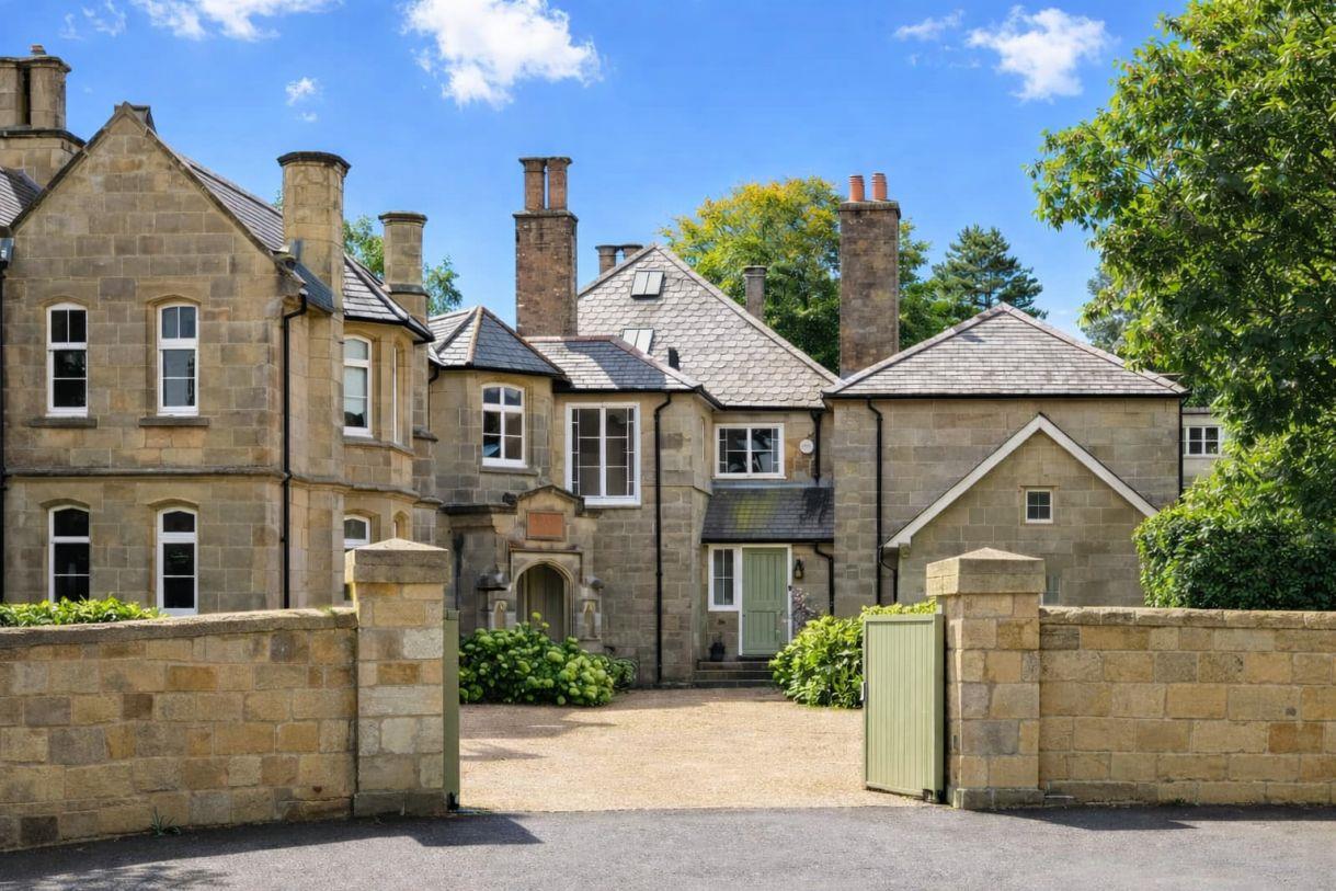 5 bed property in The Ridge, St. Leonards-On-Sea